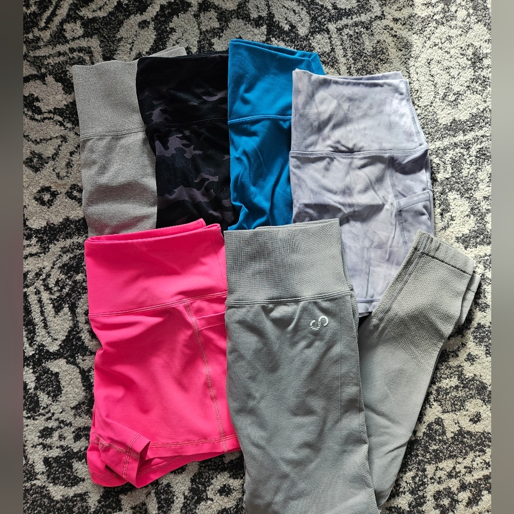 Curves N Combatboots X5 Shorts, 1 Legging. (Reposh)